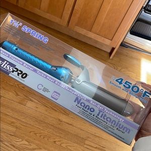 BaBylissPRO NanoTitanium Spring 1-1/2” curlingiron
